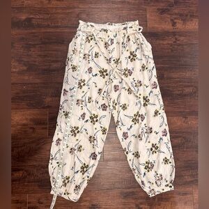 Free people floral print pants
Size: medium